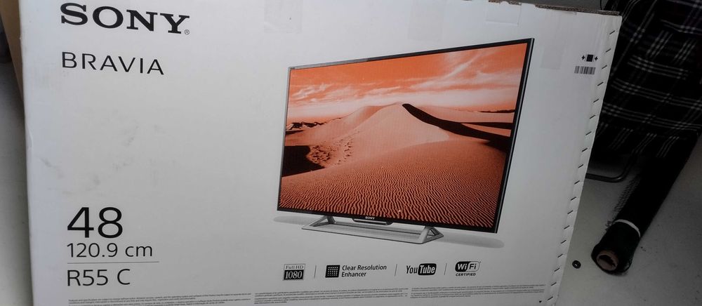 TV SONY 48R550C. Equipamento como novo, muito conservado, ainda com caixa e manuais.