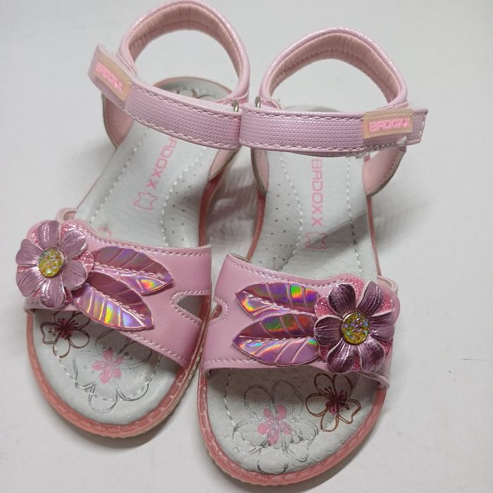 Nowe sandały roz 25 wkładka skórzana profilowana 16.5 cm