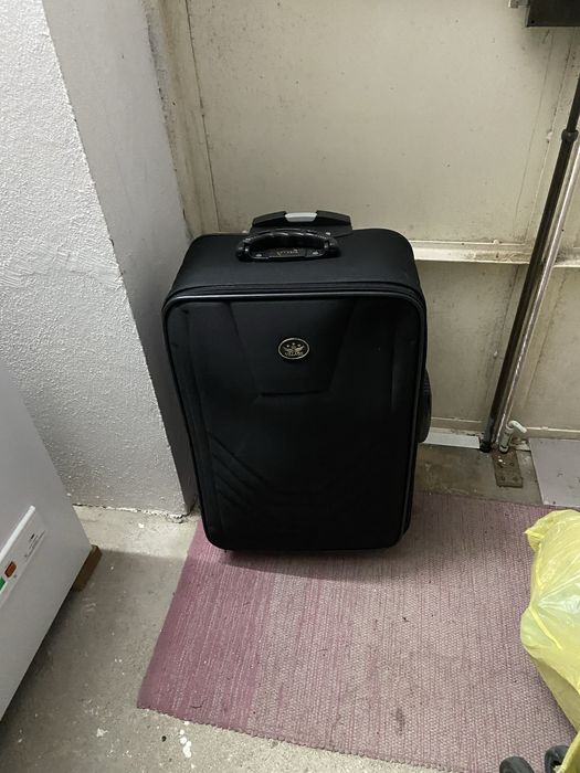 Carteira preta de senhora nova