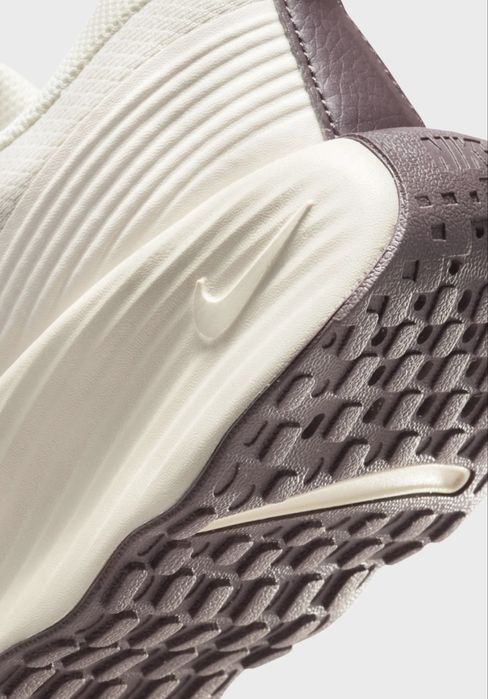 Жіночі білі кросівки W NIKE PROMINA 39 розмір