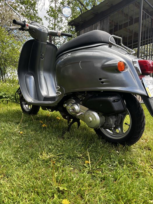 Скутер Honda giorno