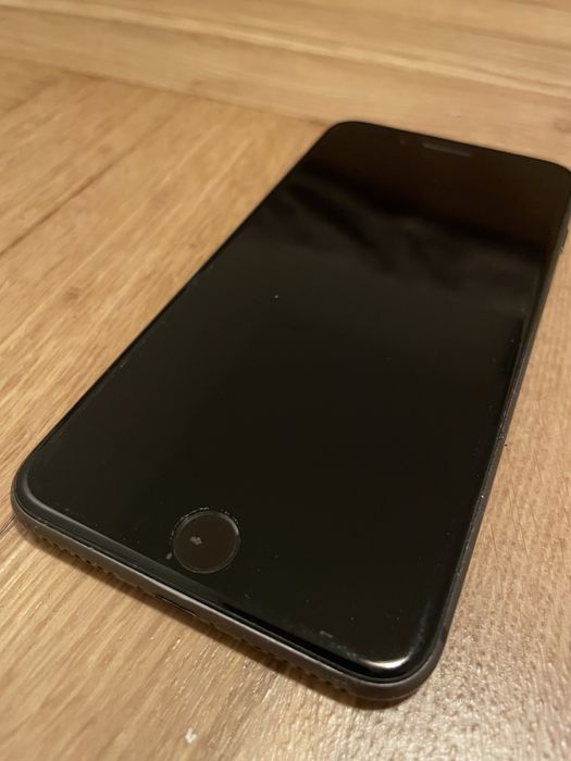 iPhone 8 Plus Czarny 64 GB