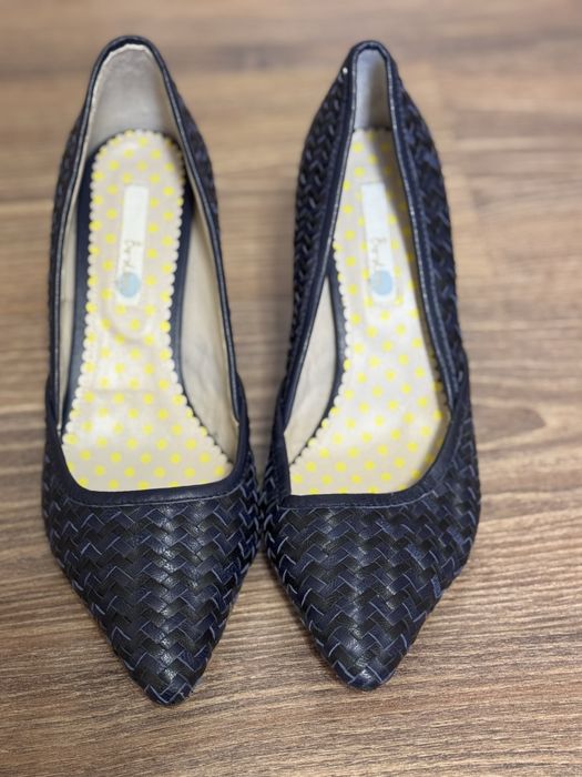 Шкіряні туфлі човники