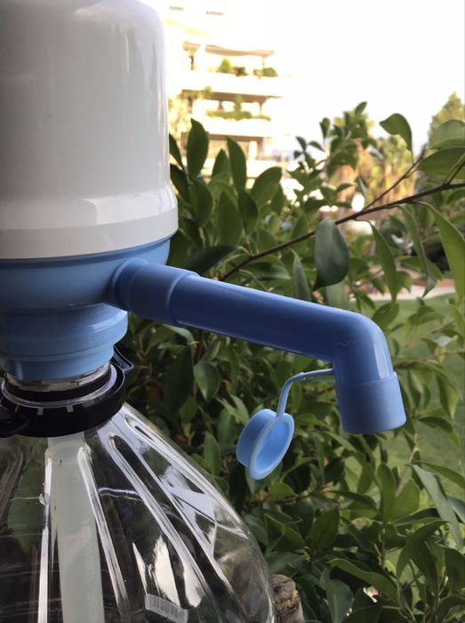 Dispensador de água da Aqua Press