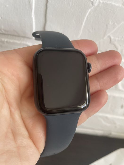 Продам  Apple Watch б/у стан новий