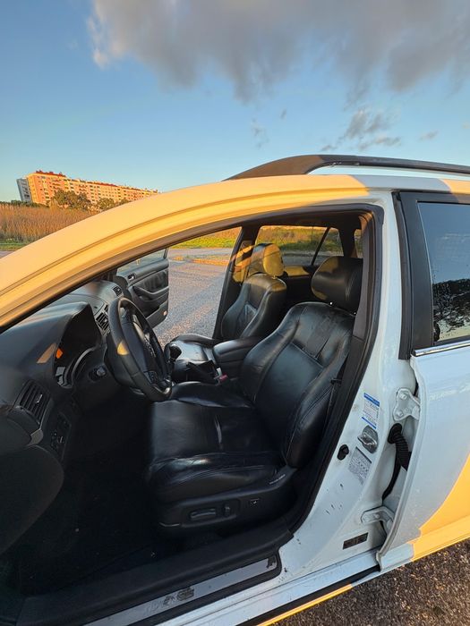Toyota Avensis 2.0 D-4D | 2007 | Muito bem equipada