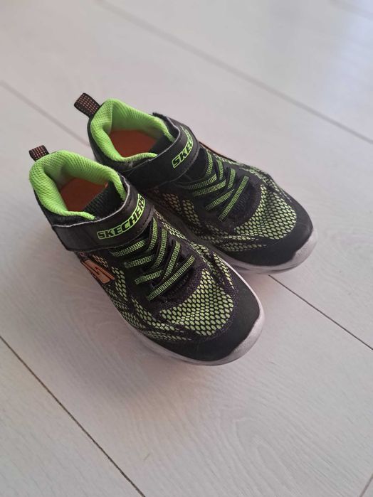 Продам кросівки Skechers