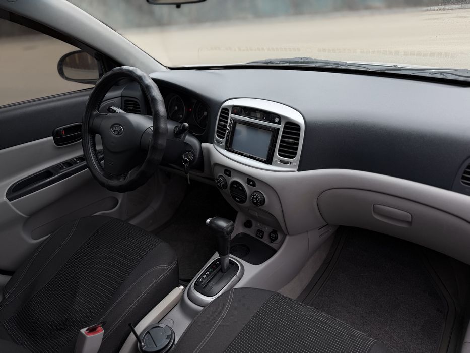 Huyndai Accent 1.6 газ Автомат