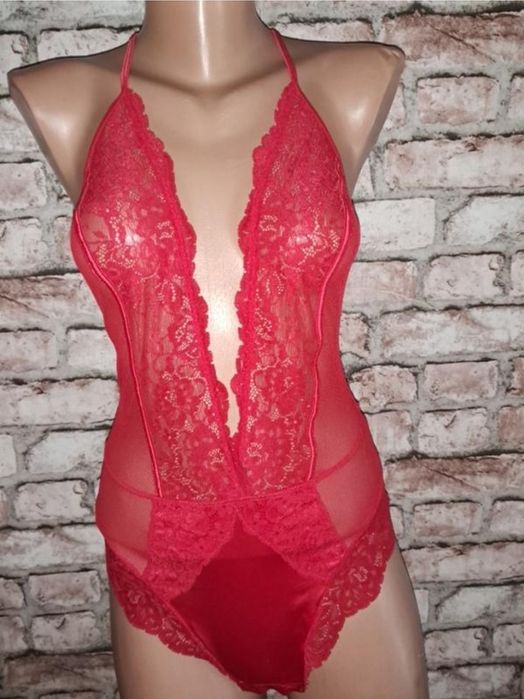 Боди красное на М