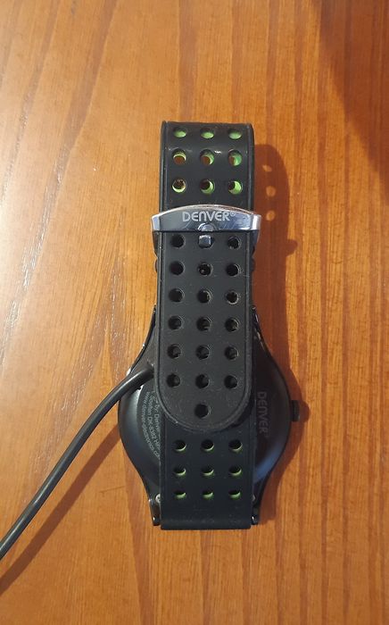 Denver SW-450 sportig smartklocka