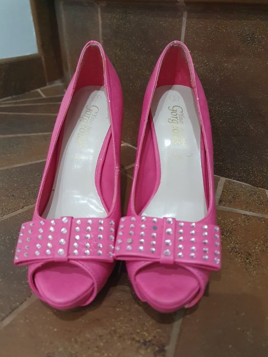 Różowe szpilki rozmiar 37