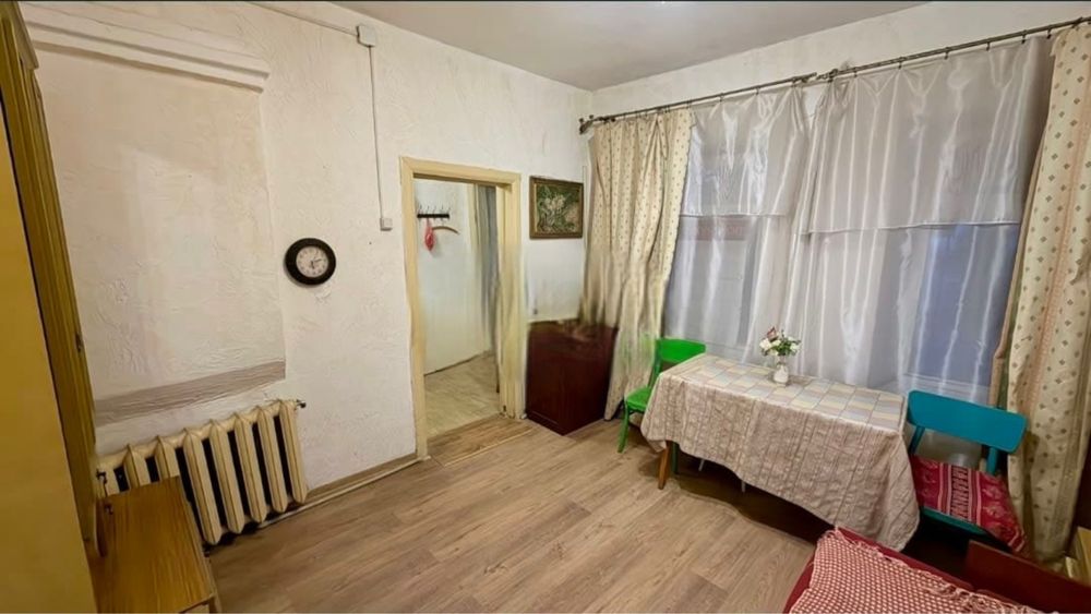 Двокімнатна квартира .Маленька квадратура.Квартира на землі .