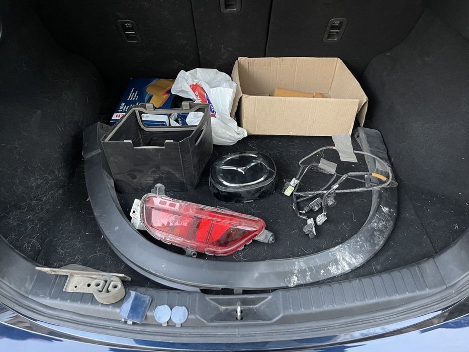 Парктроніки mazda cx5 kf 2017- катафот значок петлі