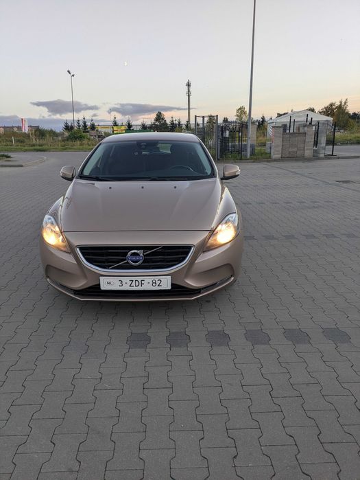 Volvo V40