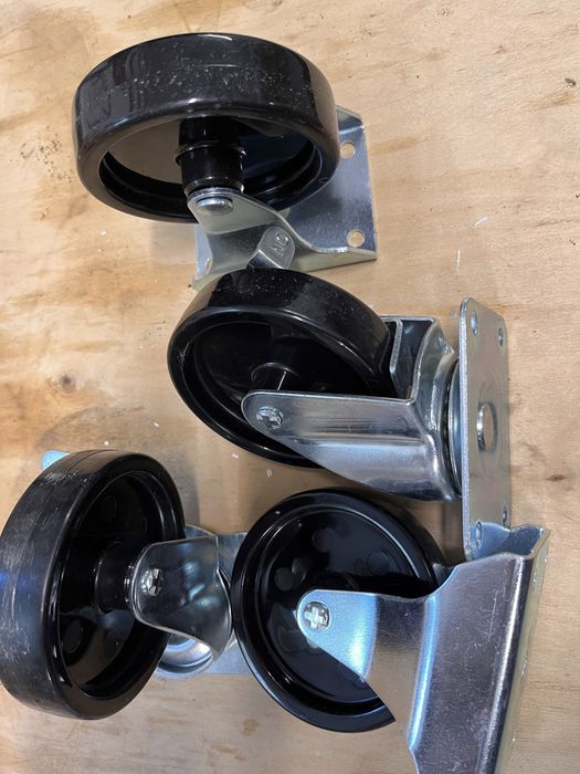 Kółka średnica 10cm do szafek. Nowe.