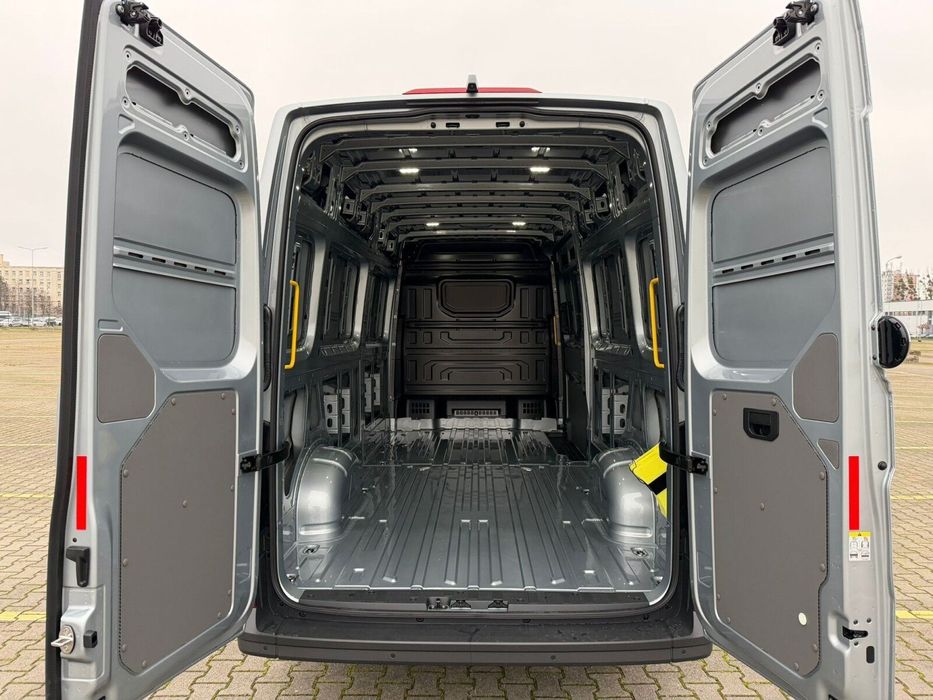 Volkswagen Crafter 35 2.0 TDI L4H3 4490 177KM AUTOMAT