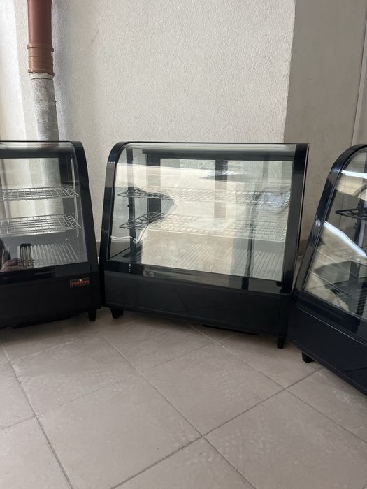 Холодильна Вітрина Кондитерська Настільна Обʼєм 100 літрів