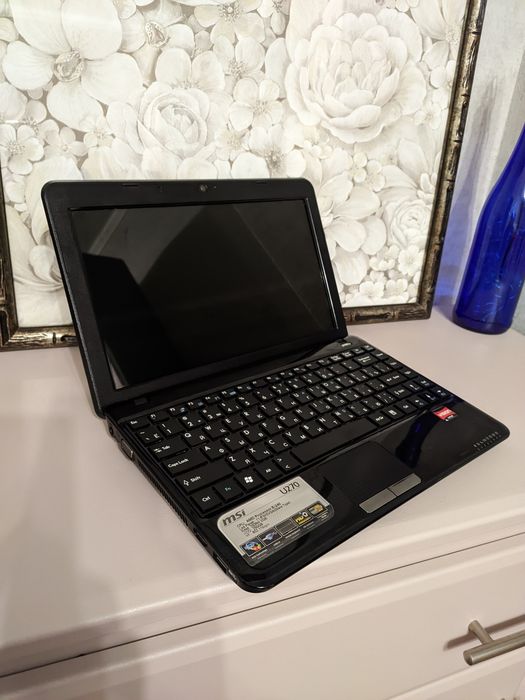 MSI U270 компактний ноутбук