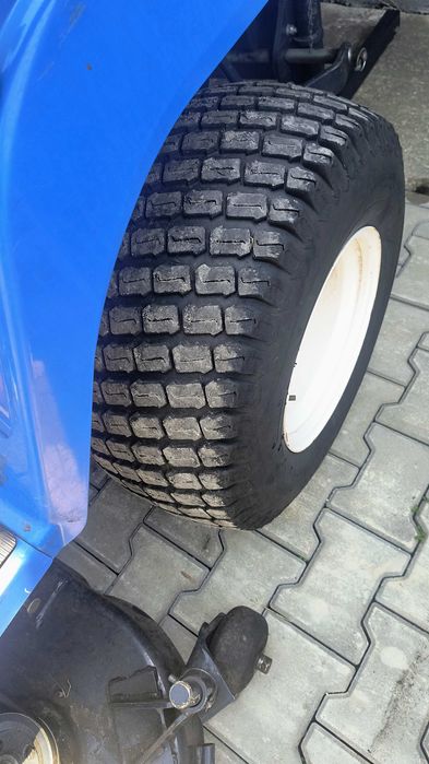 Kosiarka ISEKI TXG237 z osprzętem.