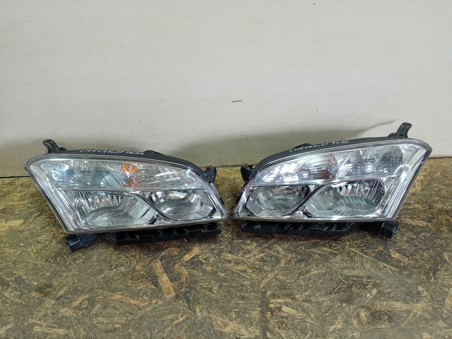 Chevrolet Trax lampa przód przednia prawa lewa oryginał Angliki UK