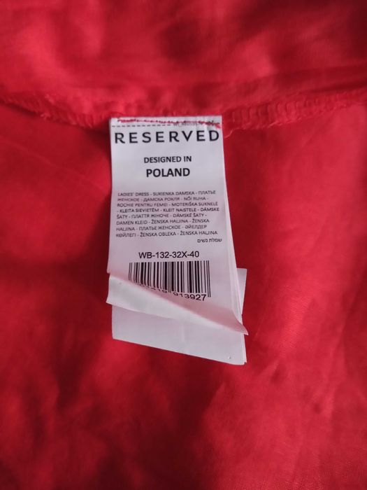 czerwona sukienka z haftem