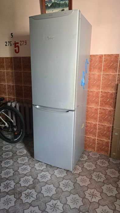 Двокамерний холодильник Hotpoint-Ariston SBM 1820 F/HA (No Frost, під ремонт). Самовивіз.