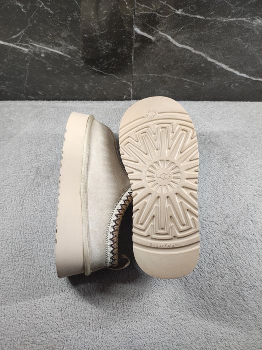 UGG tazz ll femenino