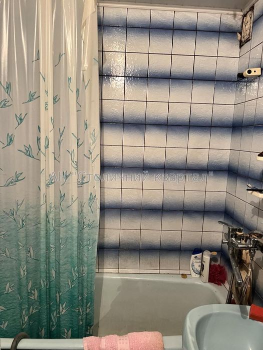 метро Житомирська Чотирикімнатна Пушиної 49