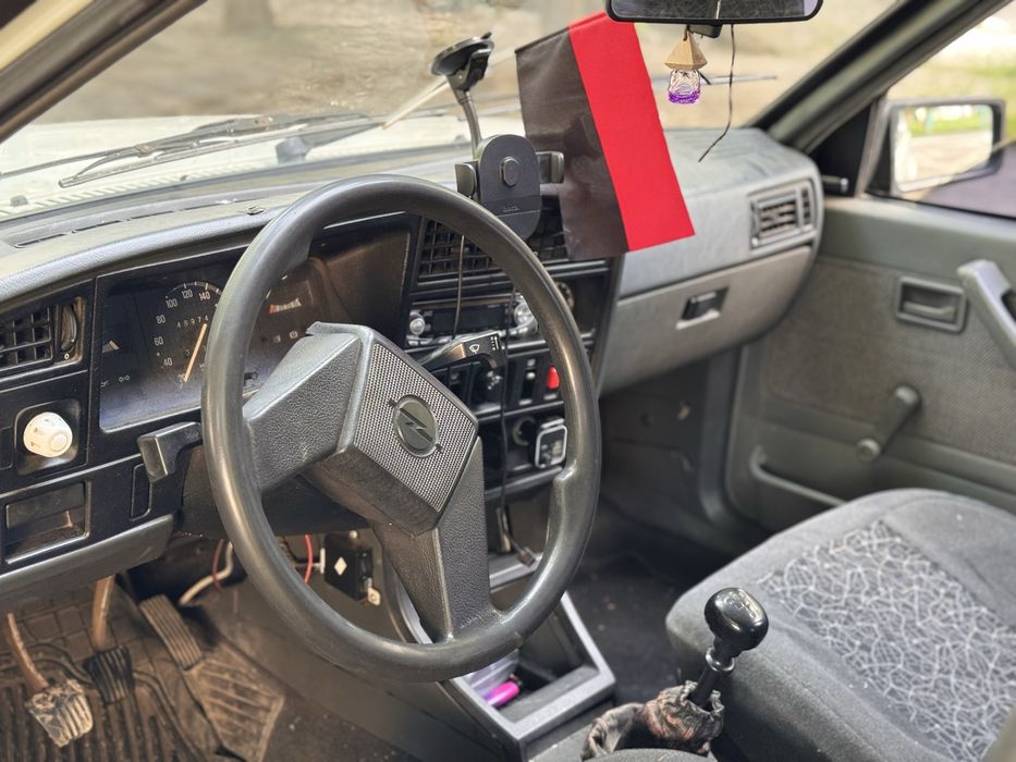 Продам Opel Ascona 1987