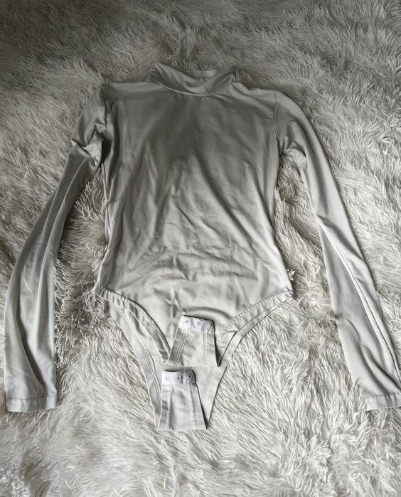 Zestaw ubrań damskich