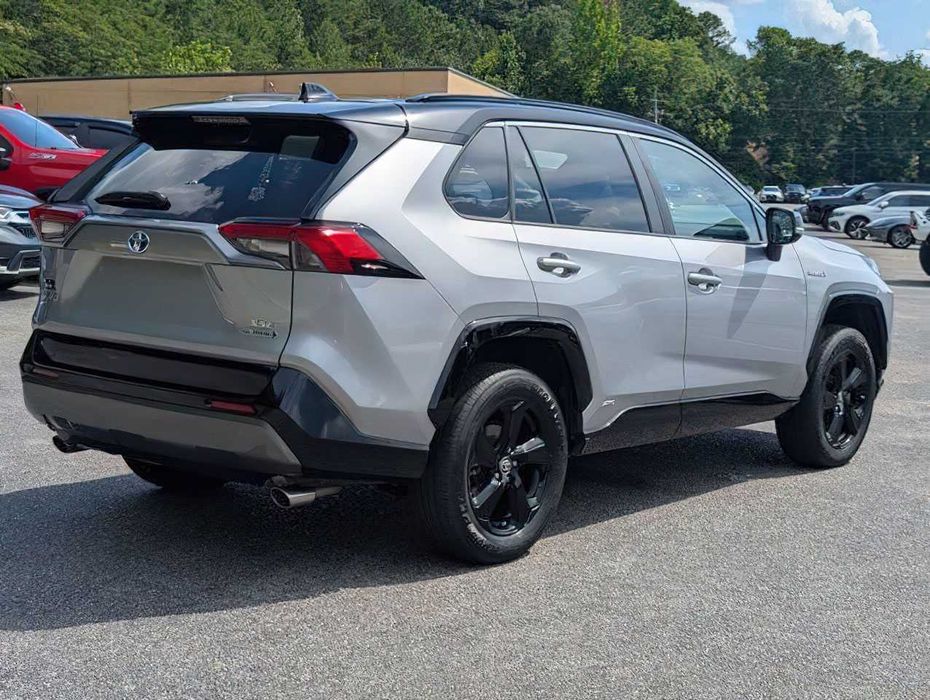 Toyota RAV4 XSE      2021