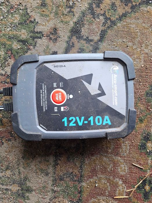 Akumulatory 12V 100Ah  plus ładowarka