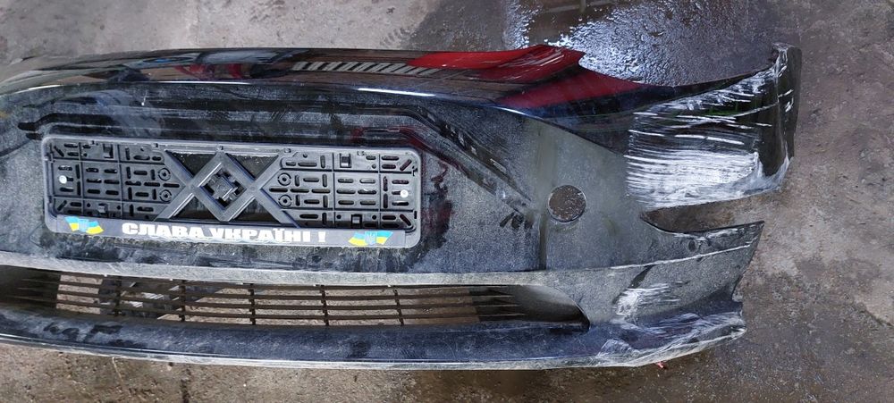 Передній бампер тесла М3