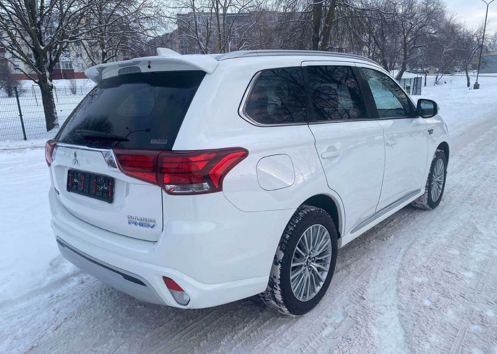 Mitsubishi Outlander, 2.4 l. Plug-in 2019