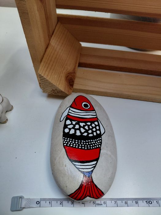 Ryba malowana na kamieniu