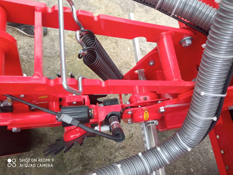 Siewnik pneumatyczny 6 rzędów OZDOKEN VPKT-DG6 kukurydza burak rzepak