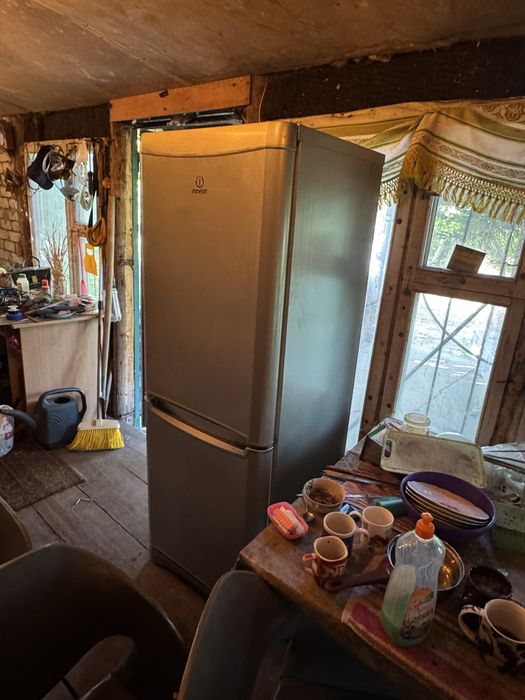 Холодильник Indesit