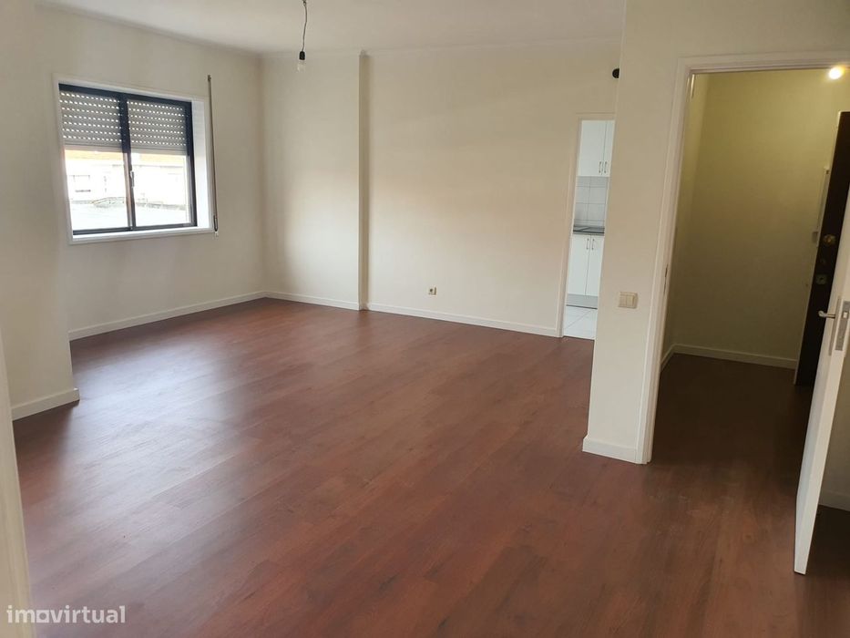 Apartamento T1 na Circunvalação