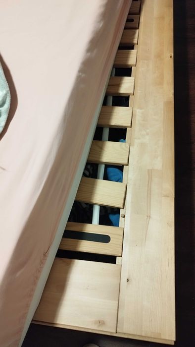 Cama madeira IKEA