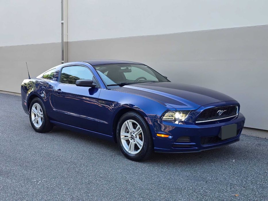 Ford Mustang V6      2014