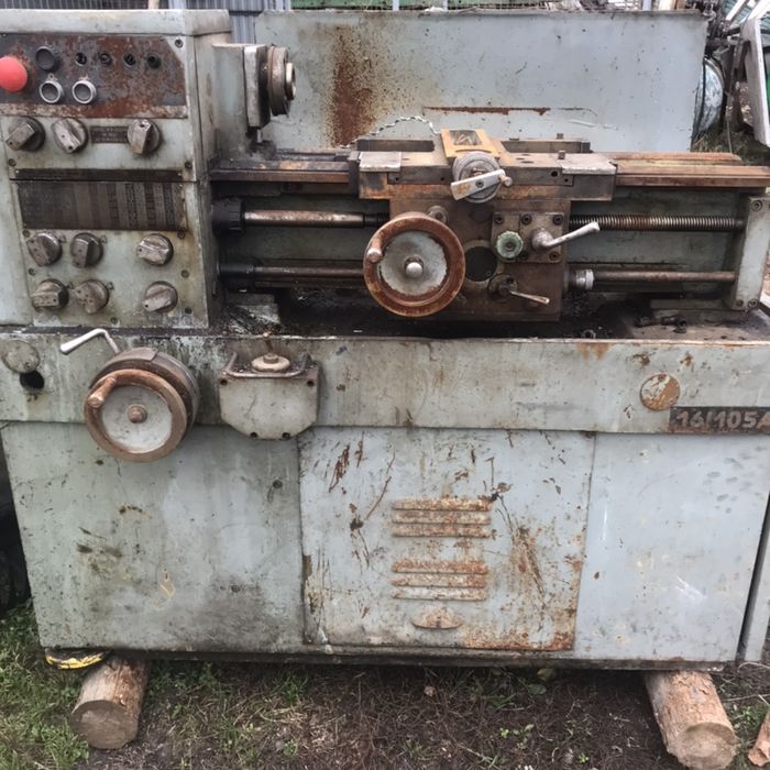 Токарний станок 16М05А