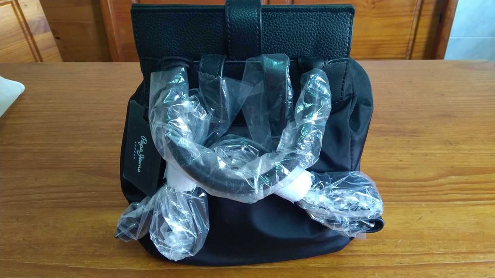 Mochila Backpack PepeJeans preta Nova
