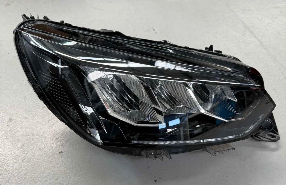 Otica esquerda peugeot 208 II