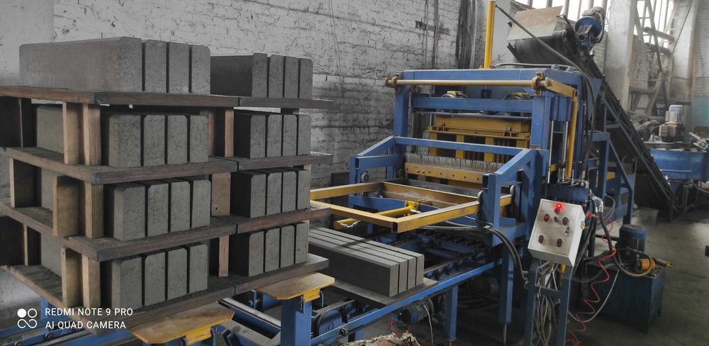 Вибропресс, линия полуавтоматическая для производства бордюра, плитки