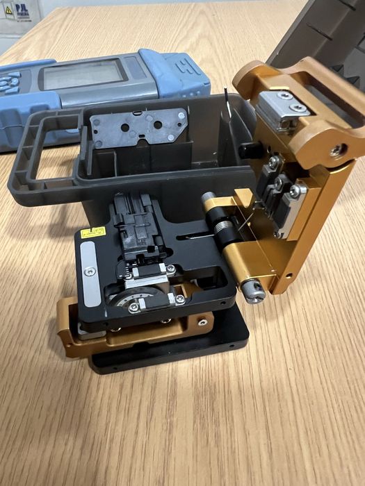 Máquina de corte  fibra ótica V7