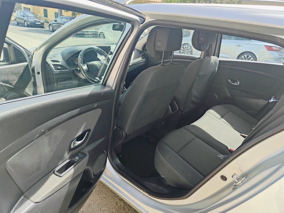 Renault Mégane Carrinha 2010 | Gasóleo | 215.000 km | 3.500€”