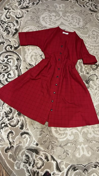 Сукня в стилі Dior міді