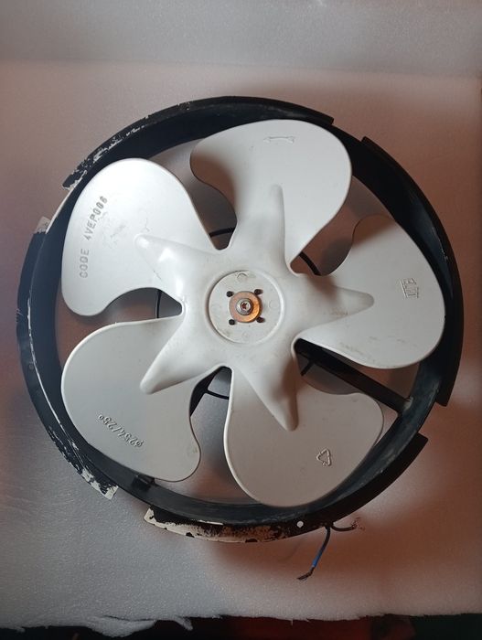 Вентилятор для вентиляции.