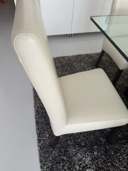 Mesa de vidro + 6 cadeiras de pele natural