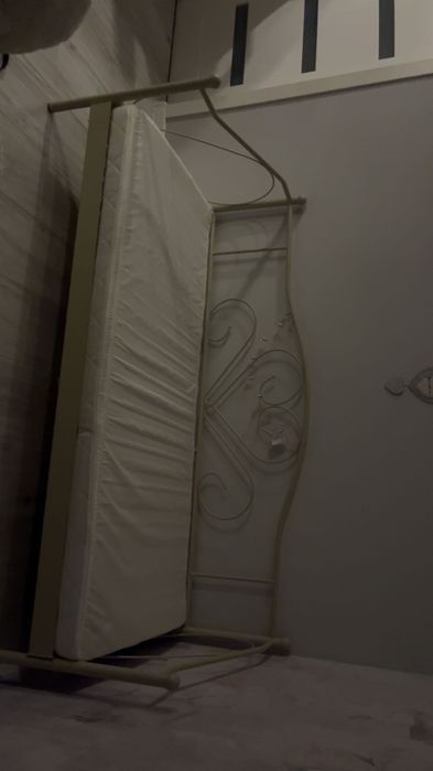 łóżko metalowe z materacem 90x200